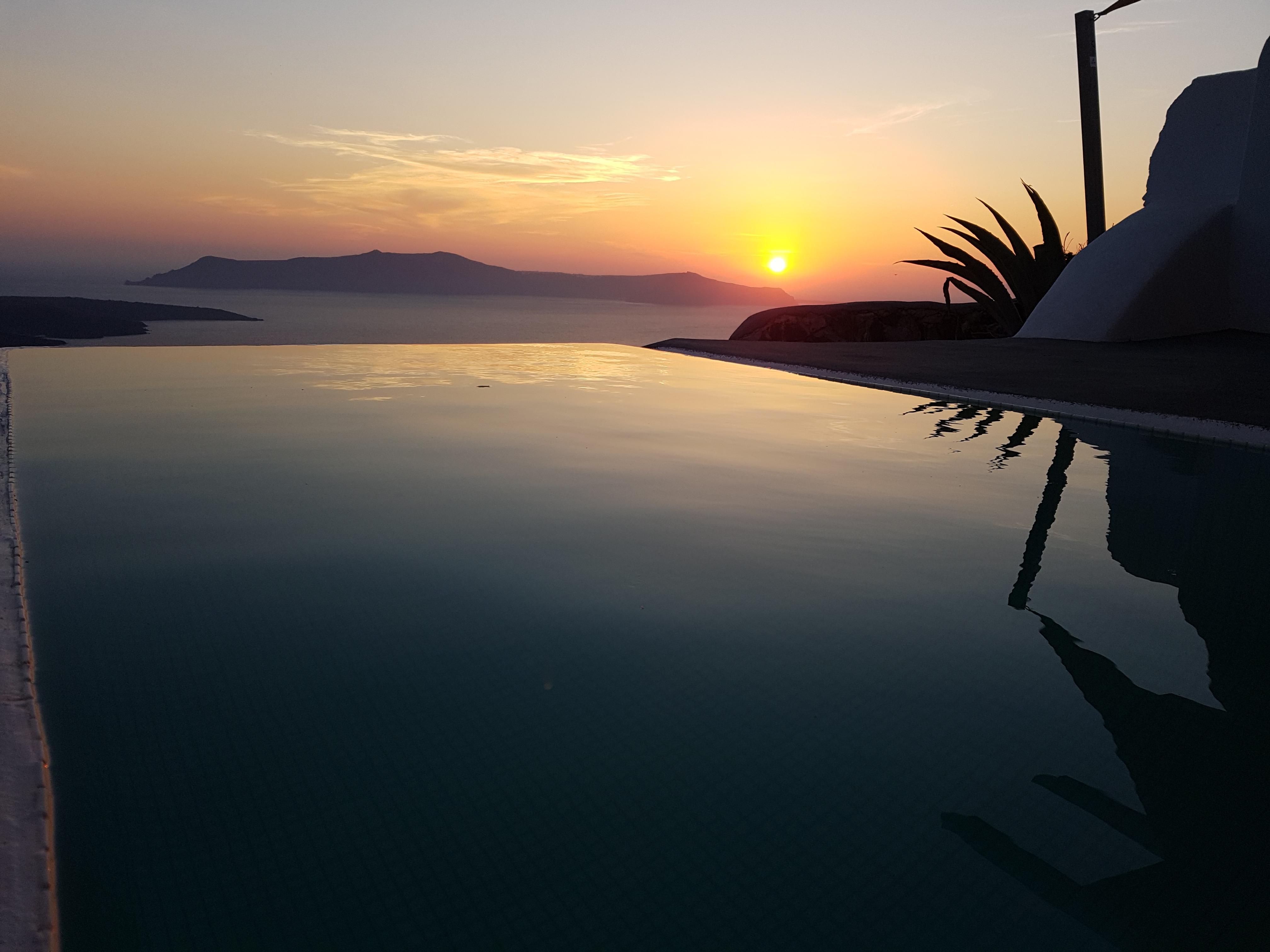 Adamant Suites (Adults Only) Φηρά Εξωτερικό φωτογραφία