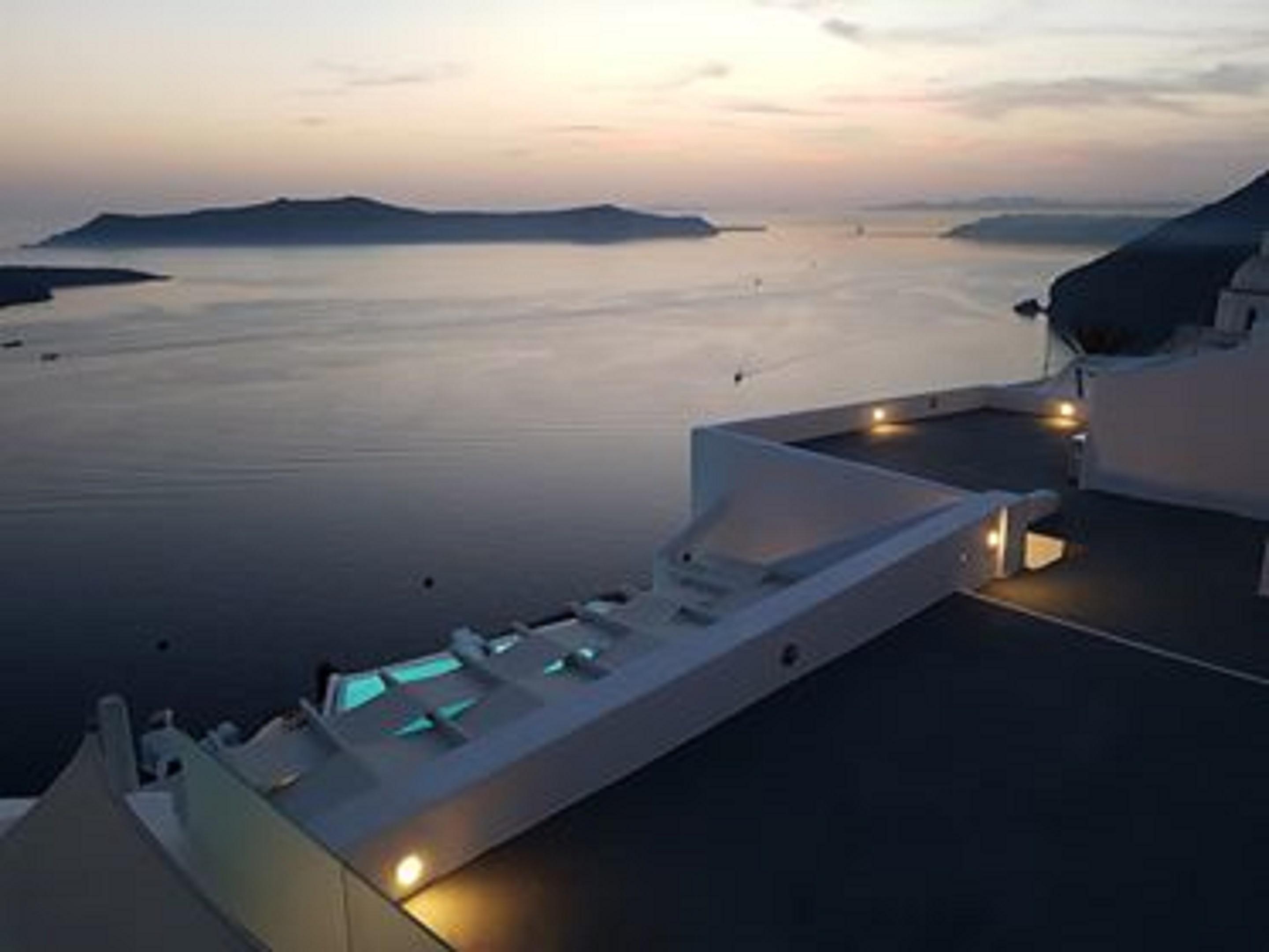 Adamant Suites (Adults Only) Φηρά Εξωτερικό φωτογραφία